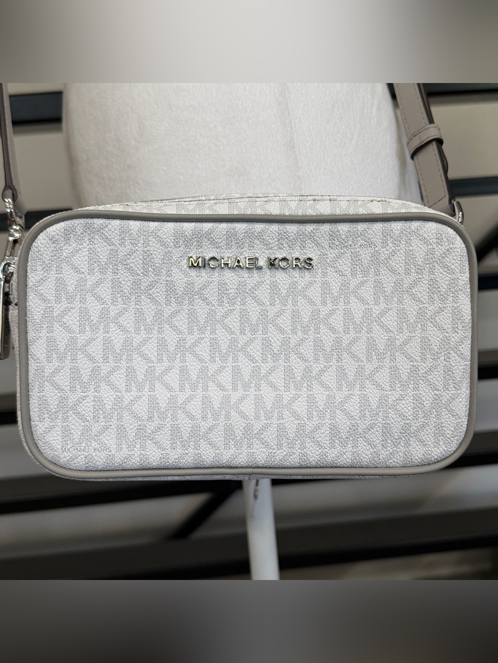 Michael Kors Small Connie Bright White Gray Camera Signature Logo Crossbody Bag - Picture 5 of 15